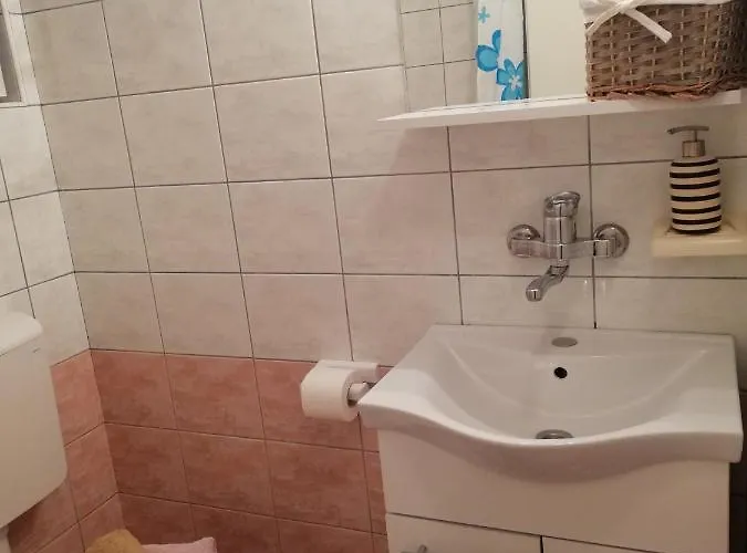 Komadina Guest house