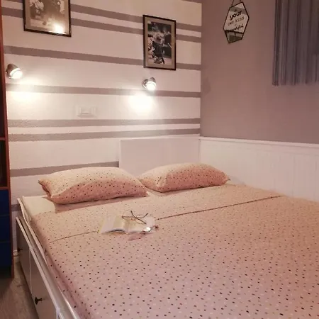 招待所 Apartman Komadina